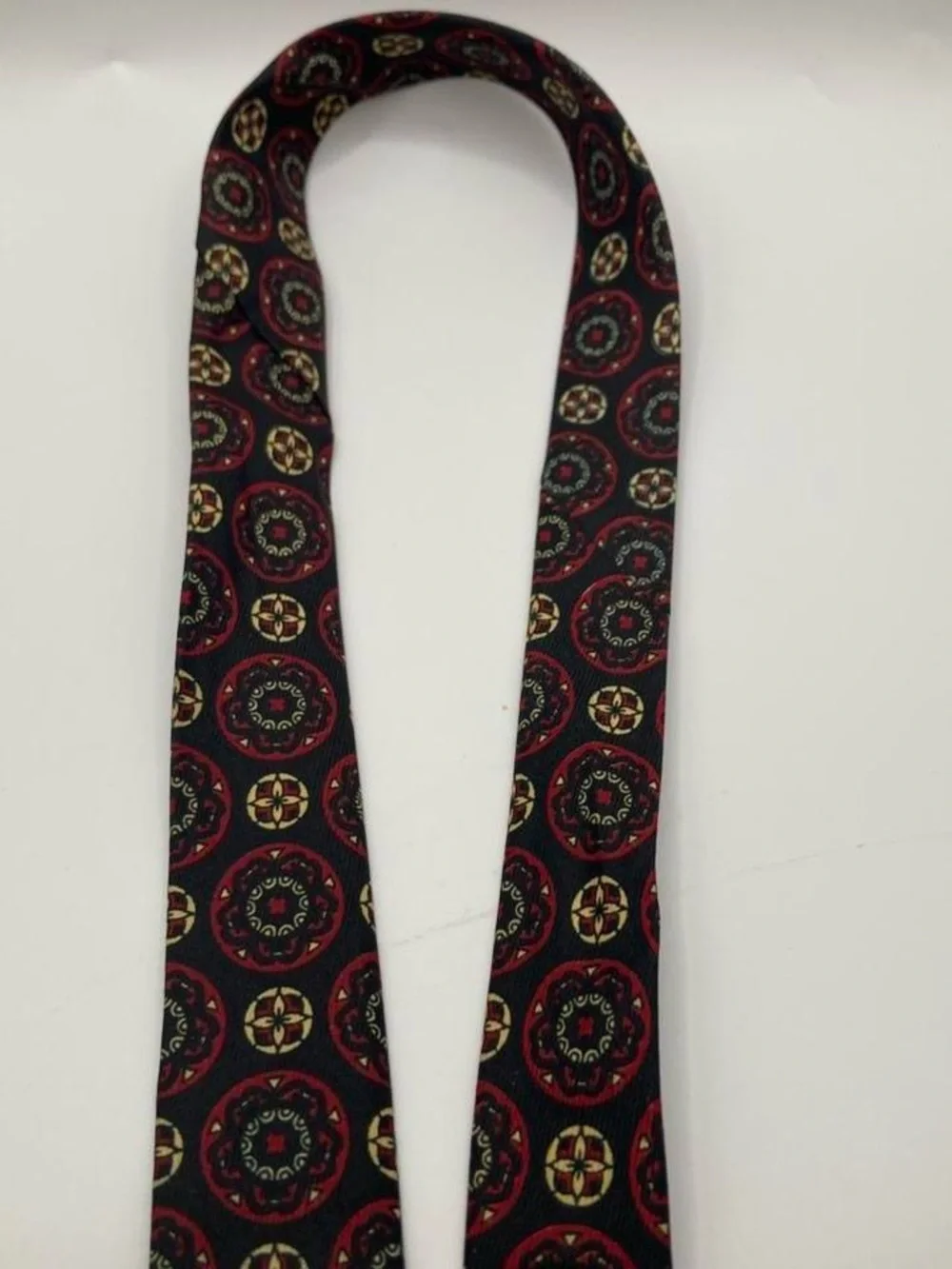 Vintage Metcalf Men's Slim Tie 100% Dacron Polyester Medallion